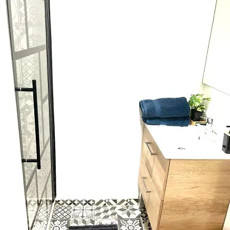 Hypercentre 10 Joli Climatisé